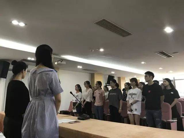 团支部丨侨谊幼儿园团支部&ldquo;双述双评&rdquo;述职报告暨全体团员大会顺利召开